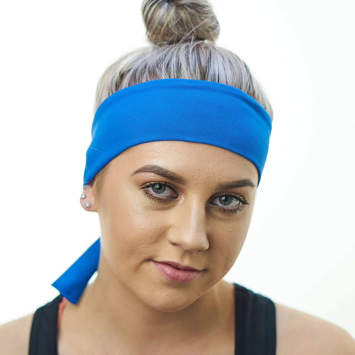 Tie Behind - The Wagtail