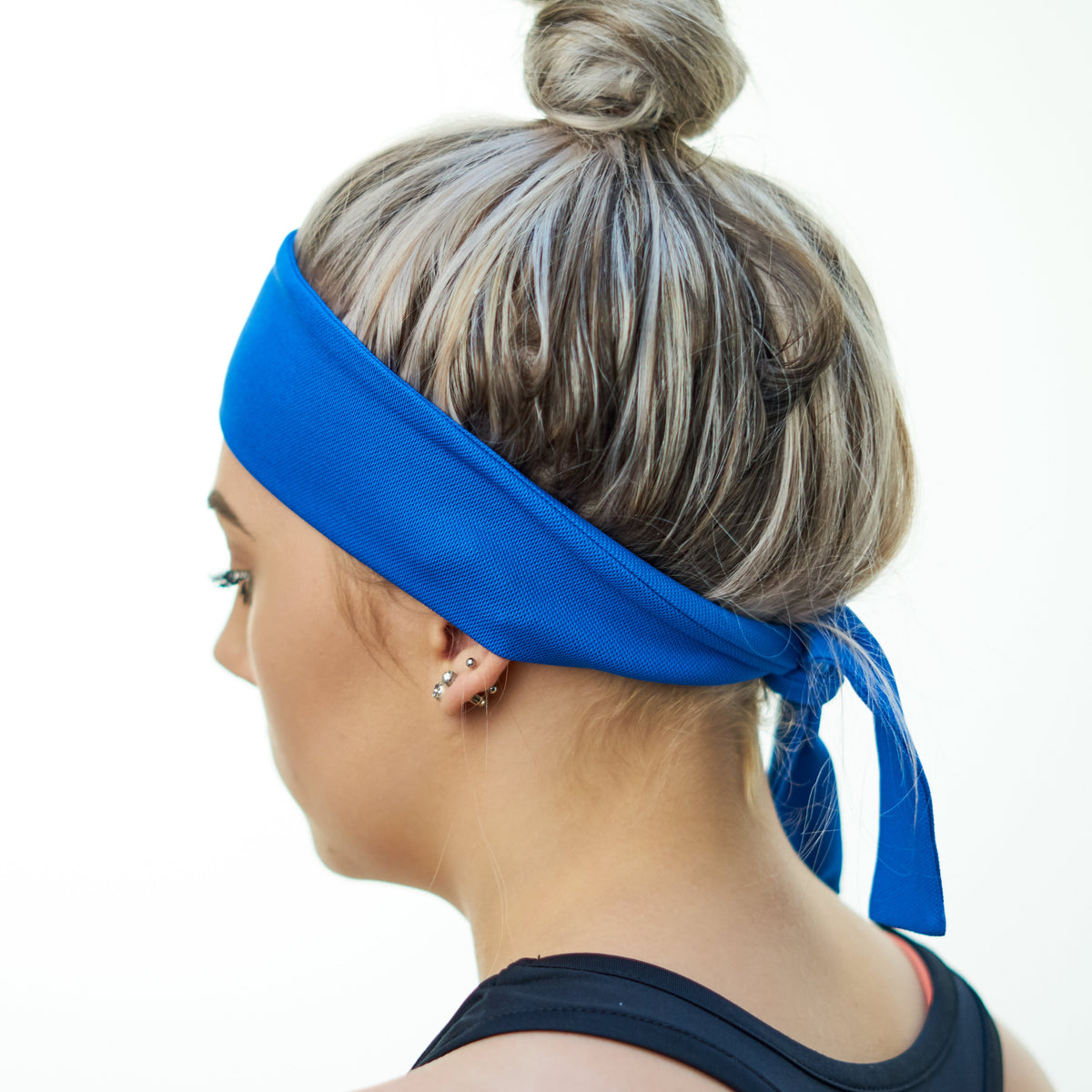 Tie Behind - The Wagtail